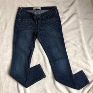 LIKE NEW Hollister Size 9R Jegging